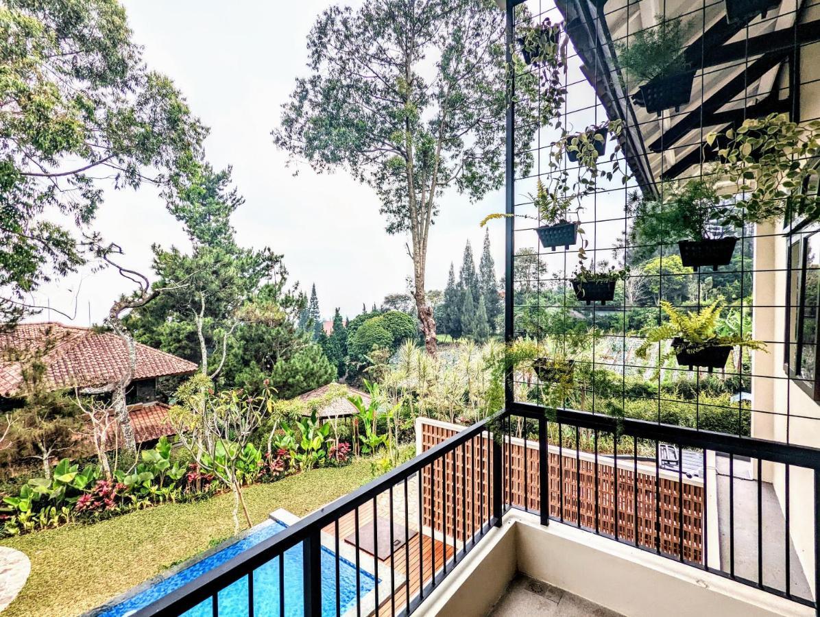 Cottonwood Exclusive Villa @Lembang Asri - Jacuzzi Playground Netflix Billyard 外观 照片